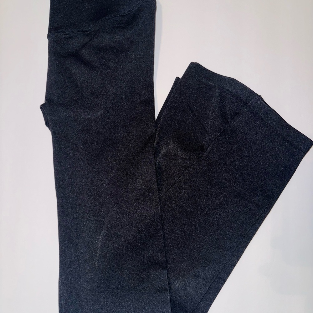 Women’s Black Active Uplift Scrunch Flare Leggings